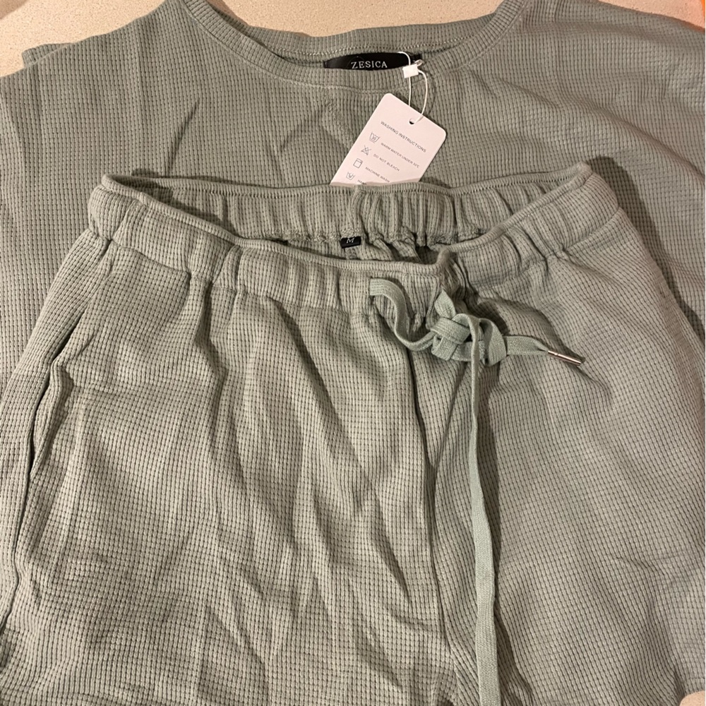 Comfy green lounge set